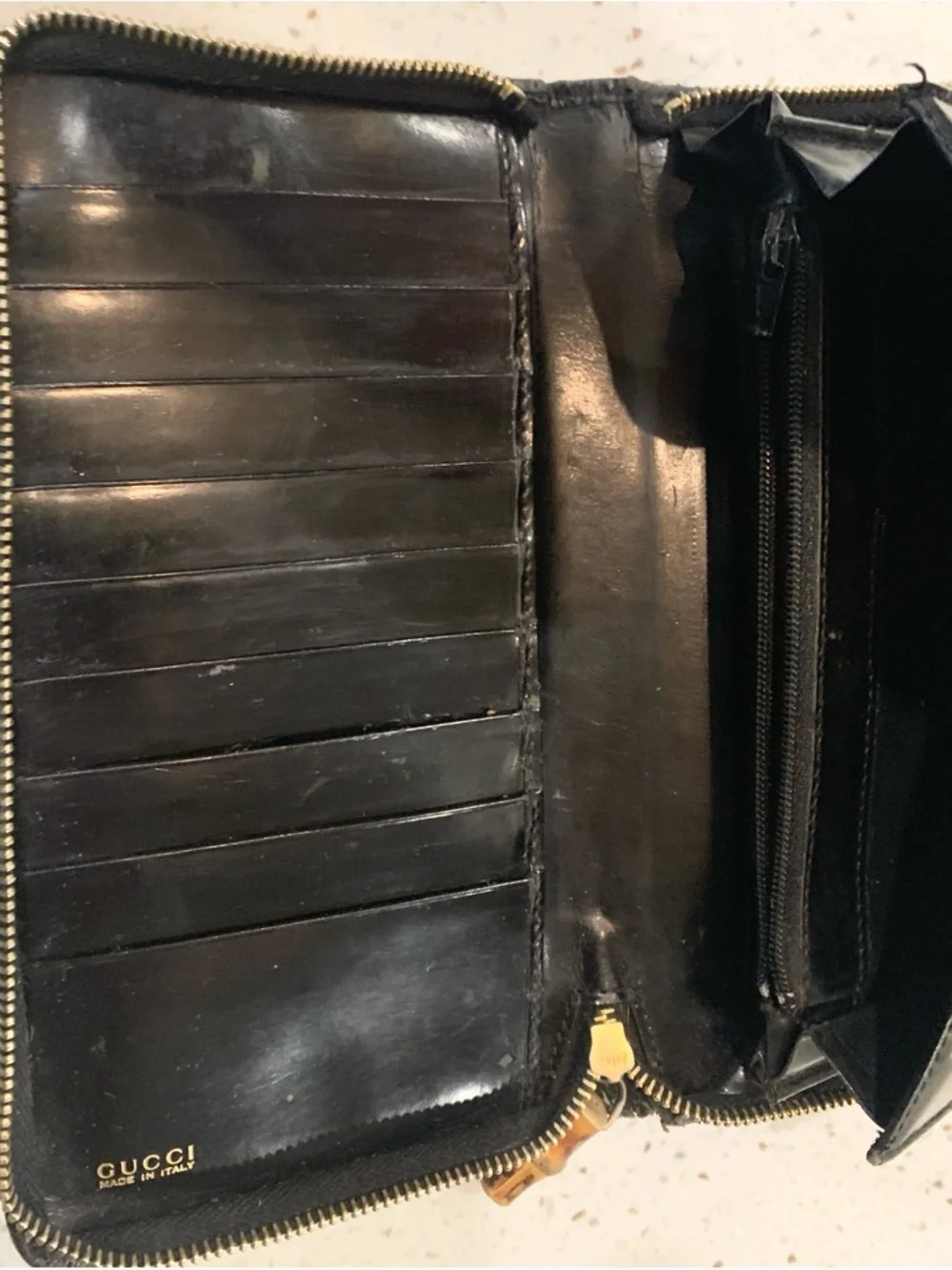 Vintage Gucci Black Patent Leather Zip Wallet - Picture 3 of 5